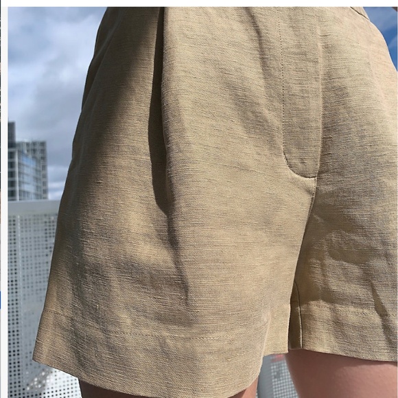 aritzia linen blend pleated shorts - tan, size 0 - Picture 3 of 5